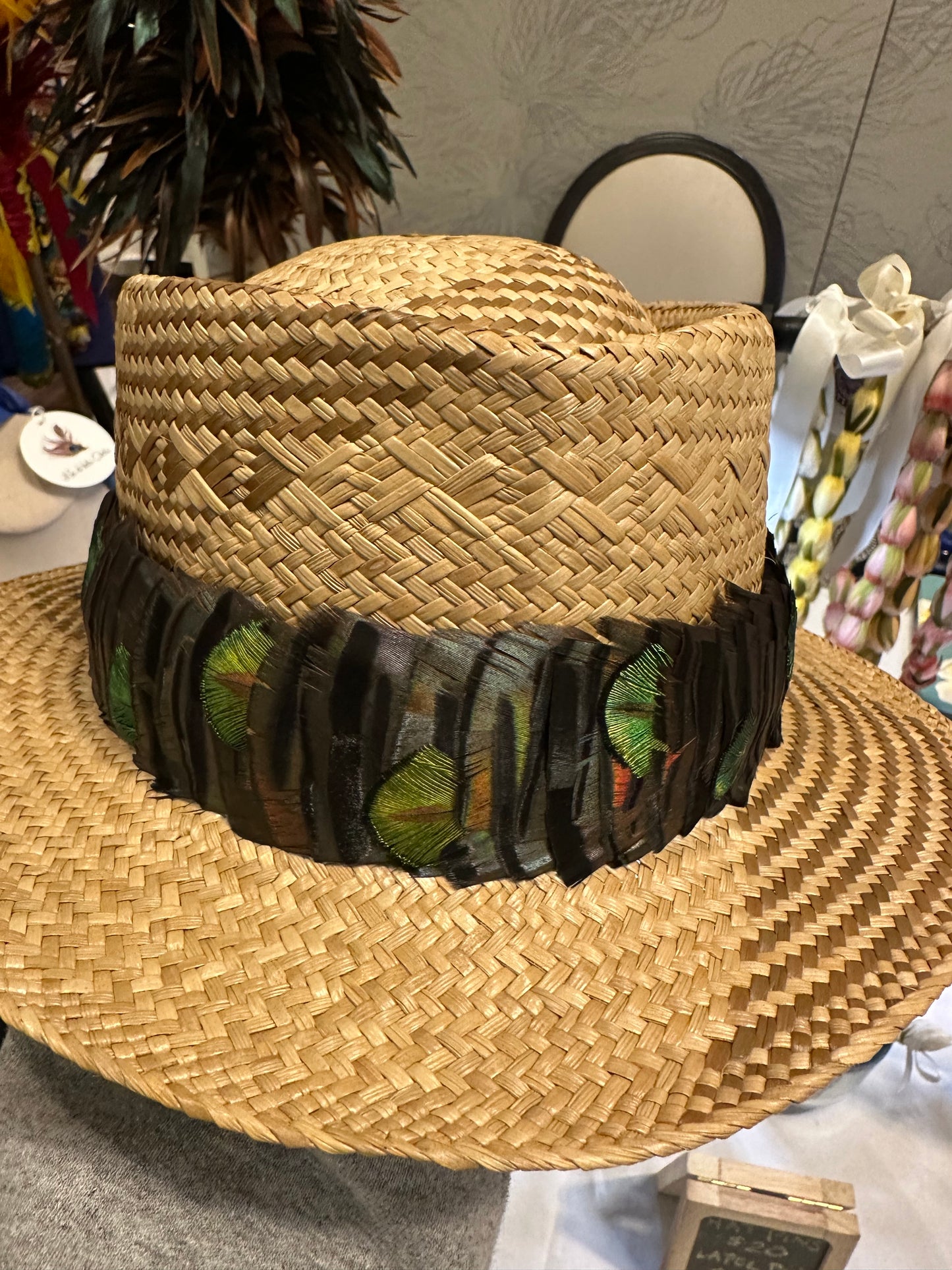 25” Turkey w/gold peacock Humu Papale (feather hatband)