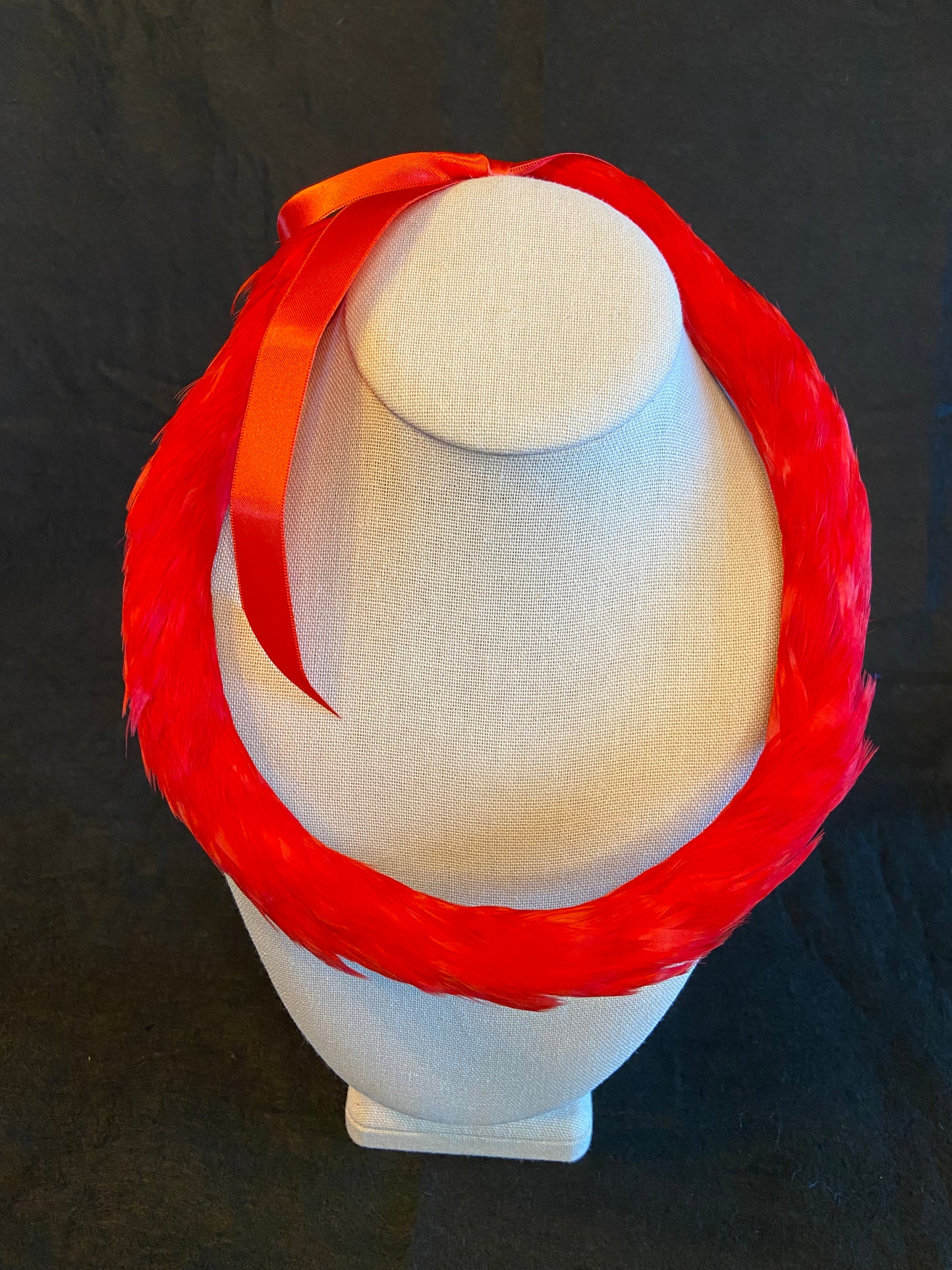 Lei Kamoe feather lei using 2nd cut - red