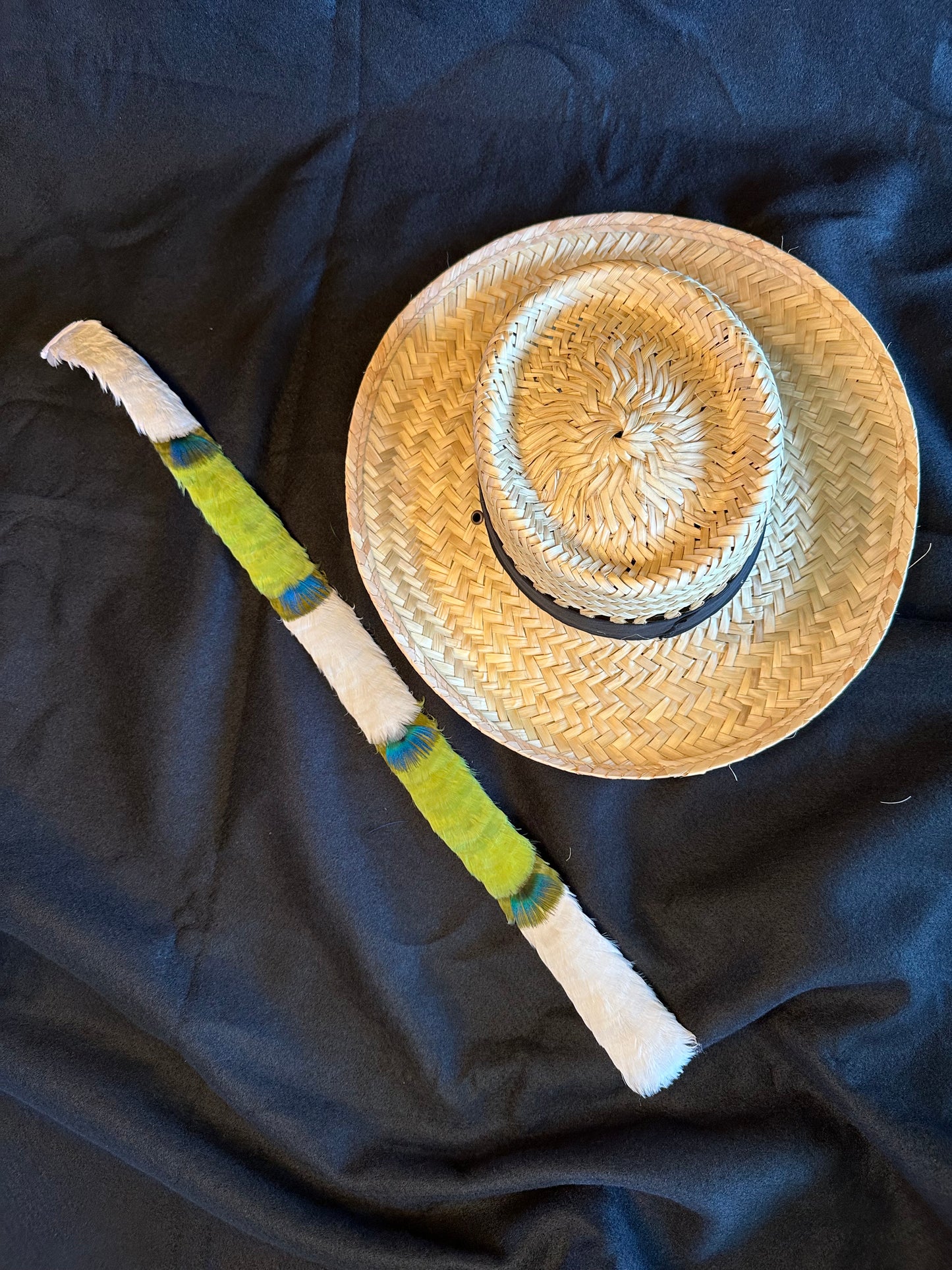 Gray and Green Goose Humu Papale (feather hat band) w/peacock accents