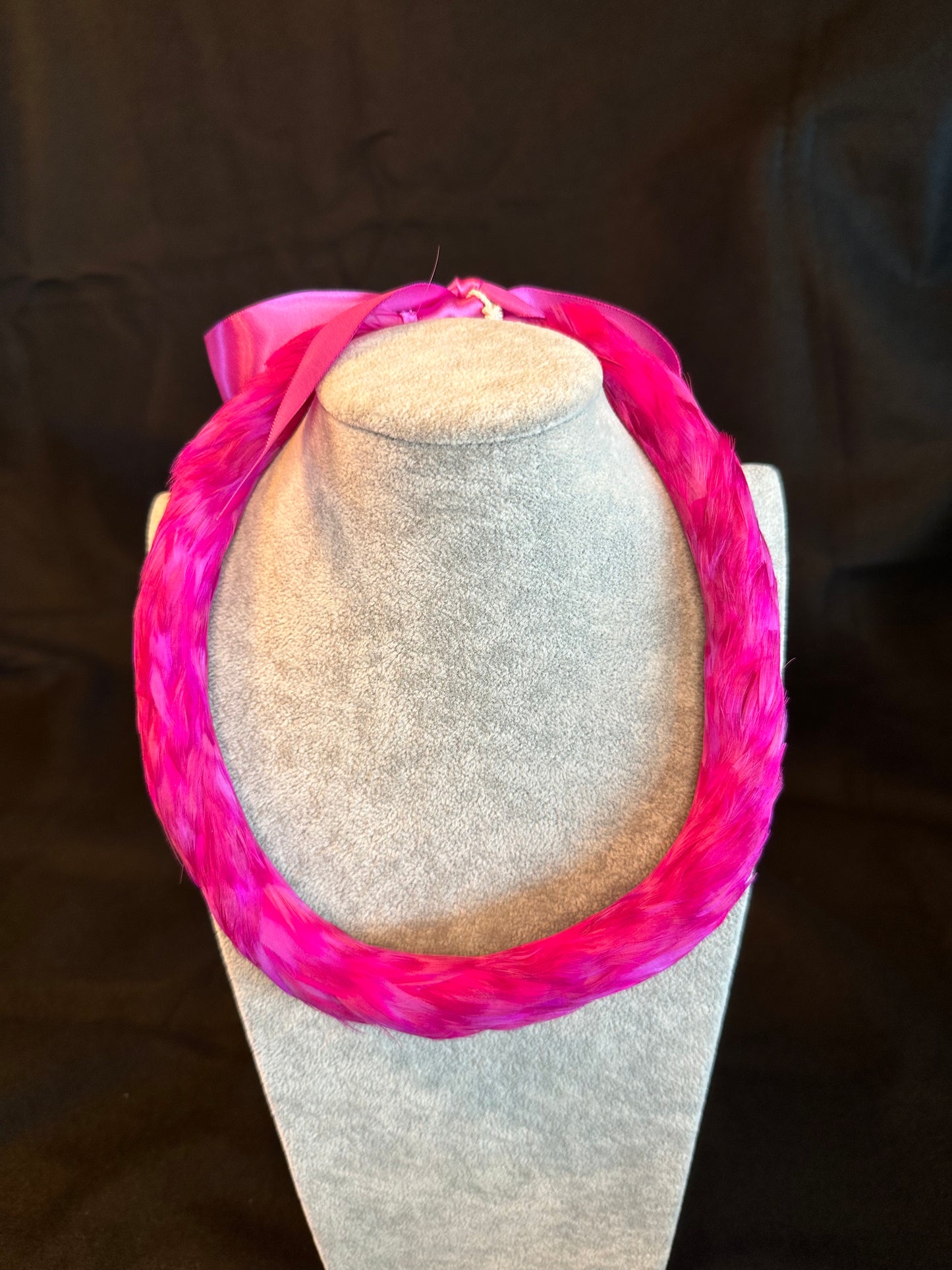 Lei Hulu Kamoe (feather lei flat style) 2nd cut -many variations
