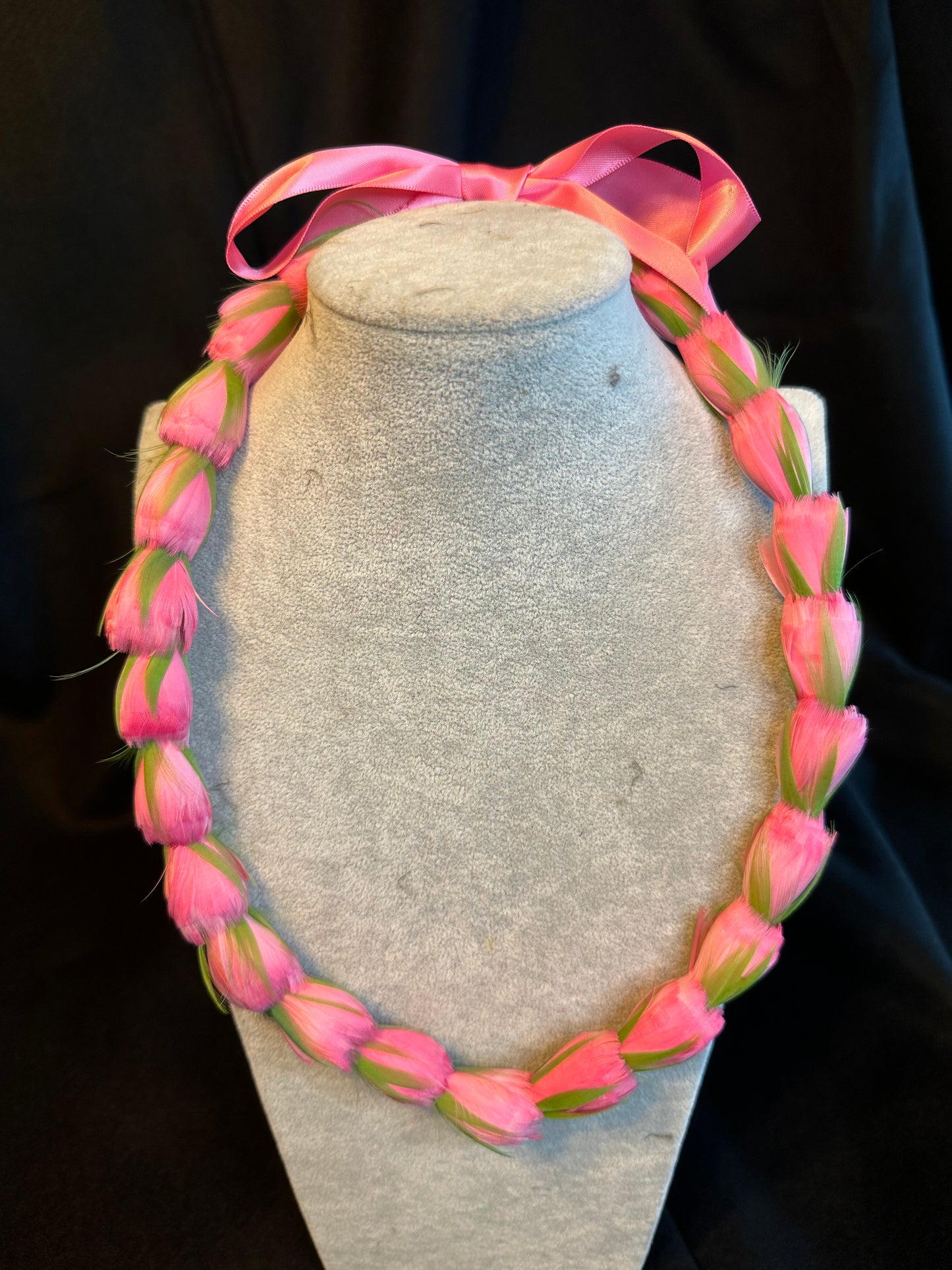 Kaua'i Museum classes - Lokelani (rosebud) lei hulu (feather lei) - Oct 17, 2025 11am-2pm