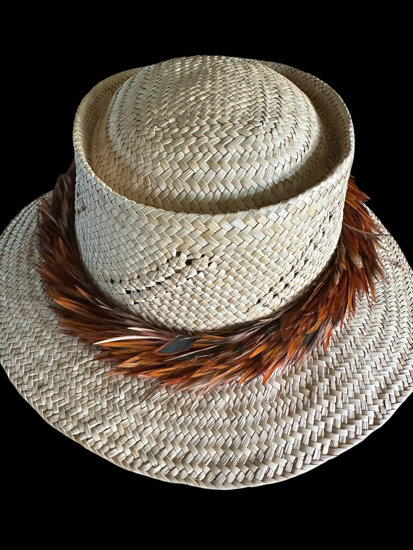 22-1/2" Red chinchilla rooster hackle lei hulu (feather lei)