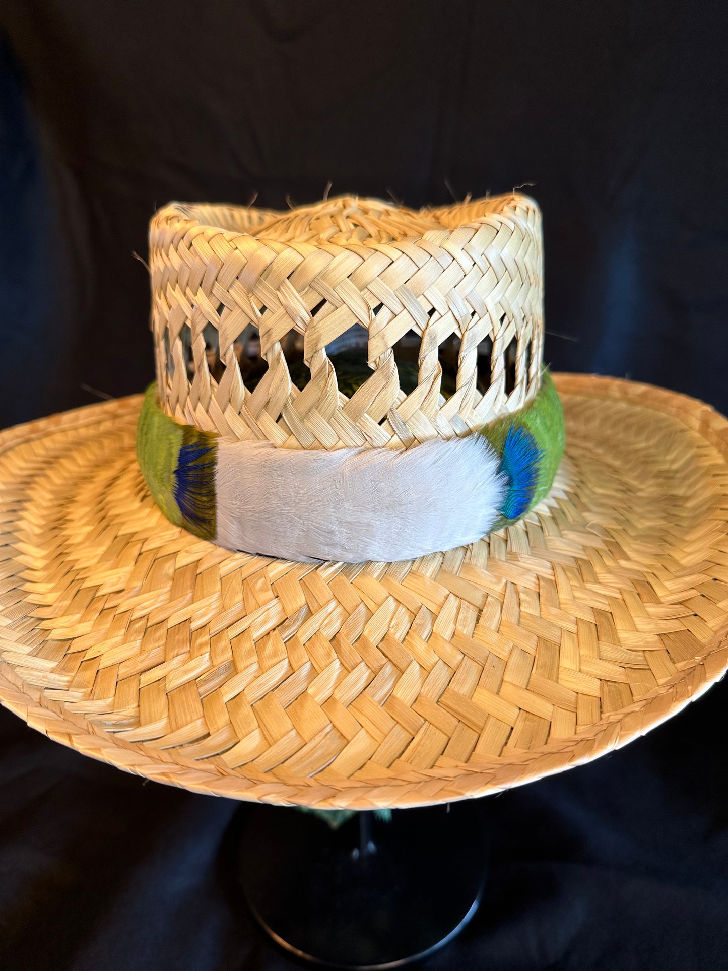 Gray and Green Goose Humu Papale (feather hat band) w/peacock accents