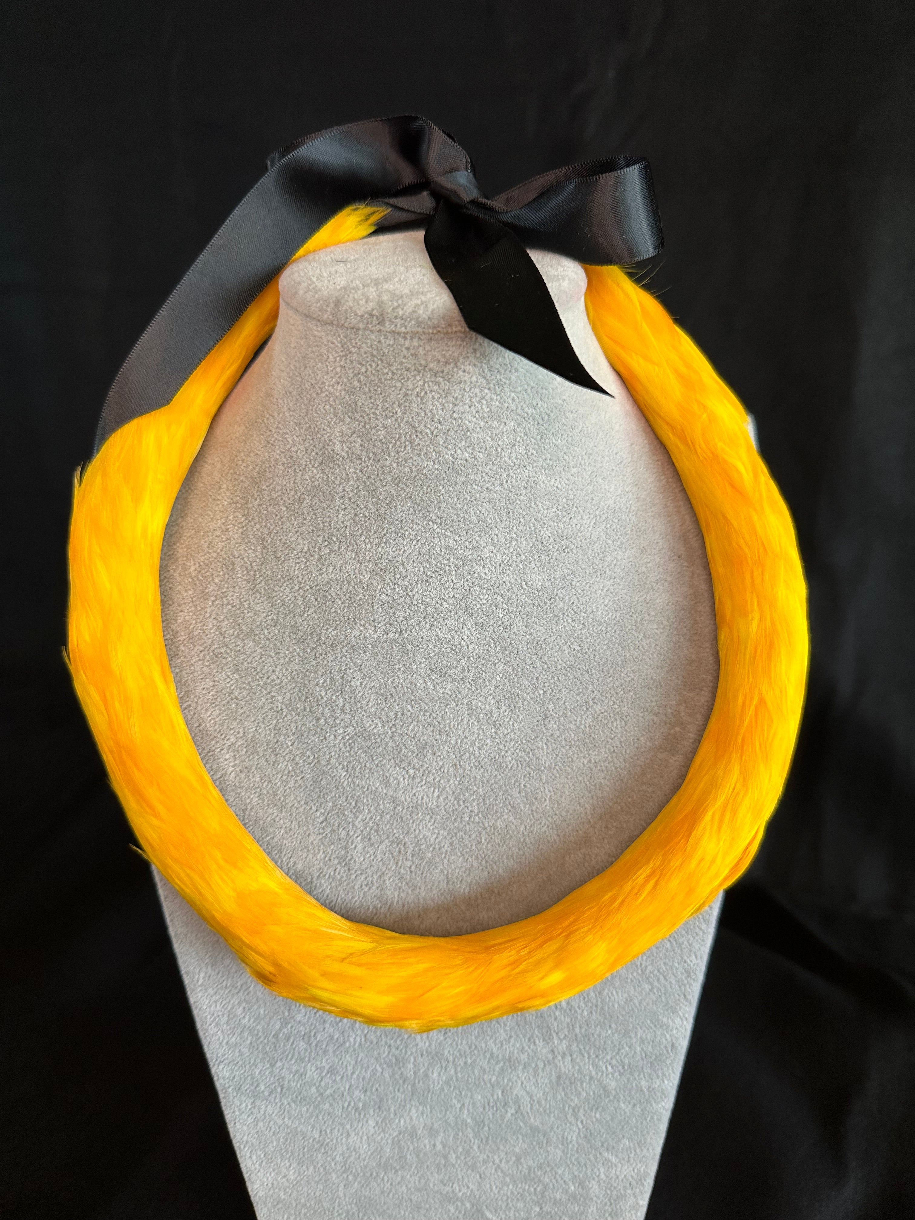 22” custom dyed 2nd cut kamoe lei hulu (feather lei) various