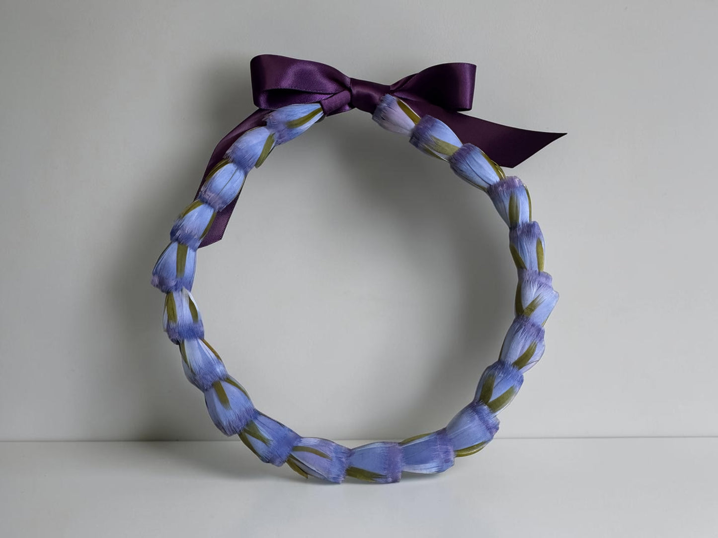 Lei hulu Lokelani (rose lei)